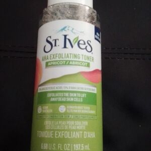 Vegan Friendly St Ives AHA Exfoliating Toner. 6.68 Fl Oz Pair